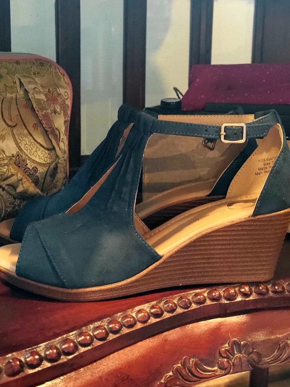 Journee Collection Kedzie Wedge Sandal 7.5 (NEVER WORN)